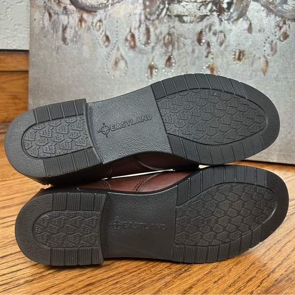 *SOLD*Eastland | Brown Leather Chukka Boots - Picture 6 of 16